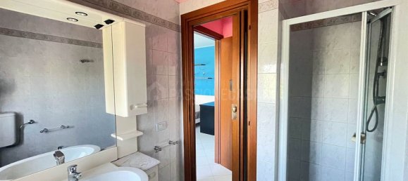 1 bedroom Apartment in Prato, Italy No. 344094 13