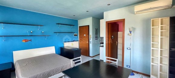 1 bedroom Apartment in Prato, Italy No. 344094 5