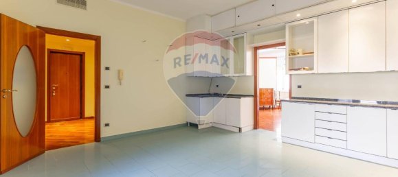 Apartamento de 9 habitaciónes en Bari, Italy No. 41017 26