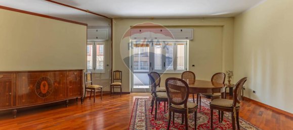 Apartamento de 9 habitaciónes en Bari, Italy No. 41017 19