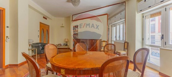 Apartamento de 9 habitaciónes en Bari, Italy No. 41017 21