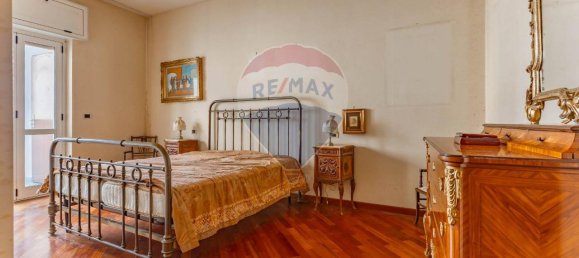 Apartamento de 9 habitaciónes en Bari, Italy No. 41017 38