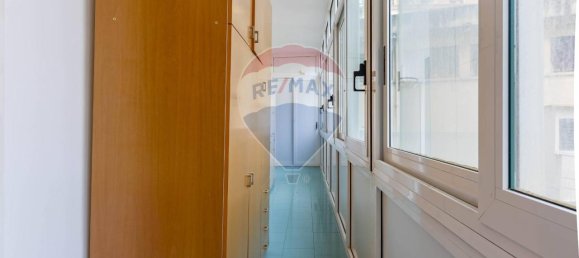 Apartamento de 9 habitaciónes en Bari, Italy No. 41017 30