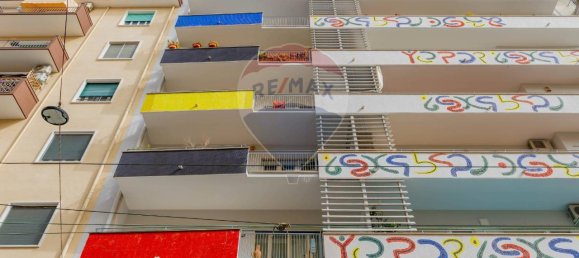 Apartamento de 9 habitaciónes en Bari, Italy No. 41017 2
