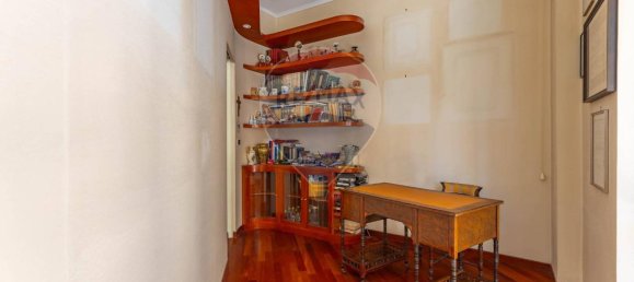 Apartamento de 9 habitaciónes en Bari, Italy No. 41017 16