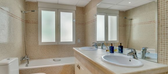 4 bedrooms Villa in Altea, Spain No. 167991 9