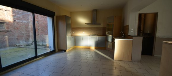 3 bedrooms Building in La Fere, France No. 83365 3
