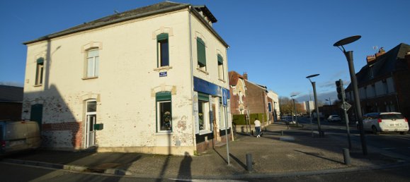 3 bedrooms Building in La Fere, France No. 83365 2