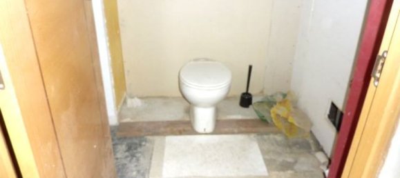 Gewerbliche Immobilie in Zaragoza, Spain 122m², Nr. 65151 6