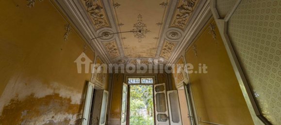 5 bedrooms Villa in Modena, Italy No. 379659 8