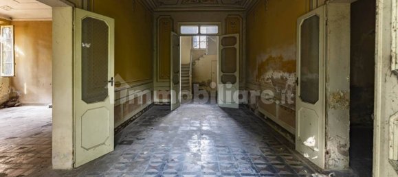 5 bedrooms Villa in Modena, Italy No. 379659 9