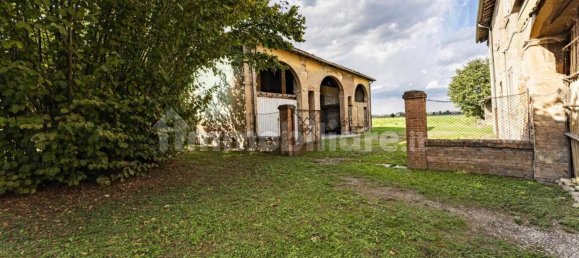 5 bedrooms Villa in Modena, Italy No. 379659 2