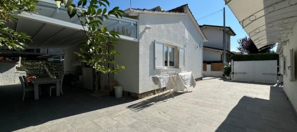3 bedrooms Castles in Forte dei Marmi, Italy No. 155570 12