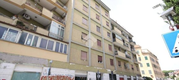 3 bedrooms Apartment in Rome, Italy No. 311820 25