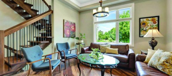 3 bedrooms House in Hamilton, Canada No. 281 2