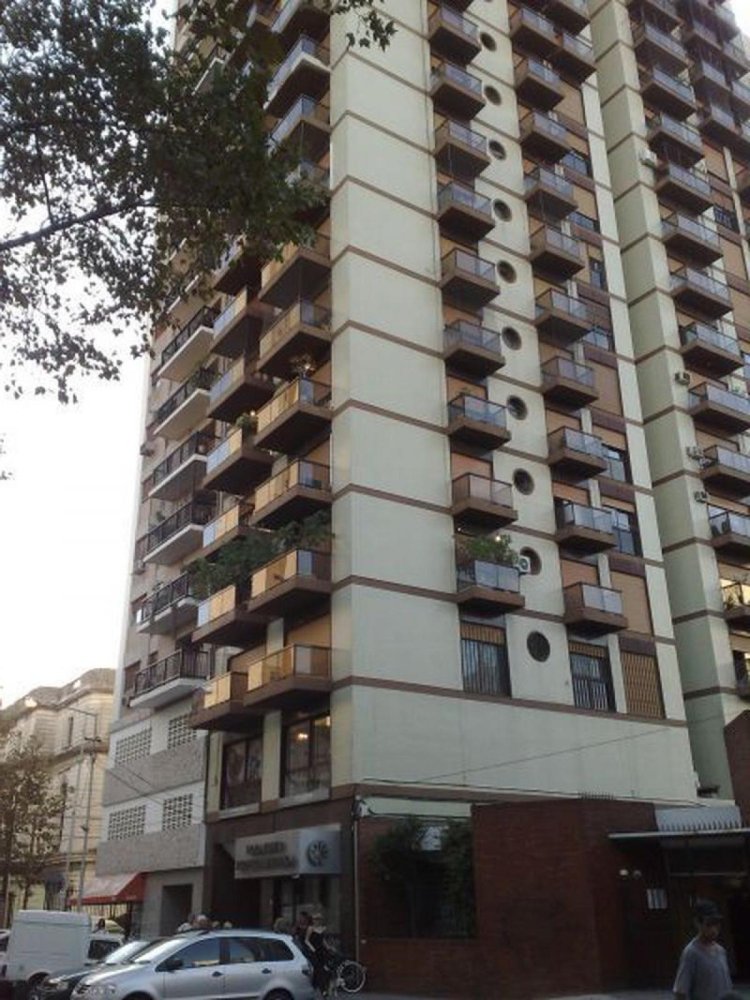 Квартира с 3 спальнями в Авельянеда, Аргентина № 12203