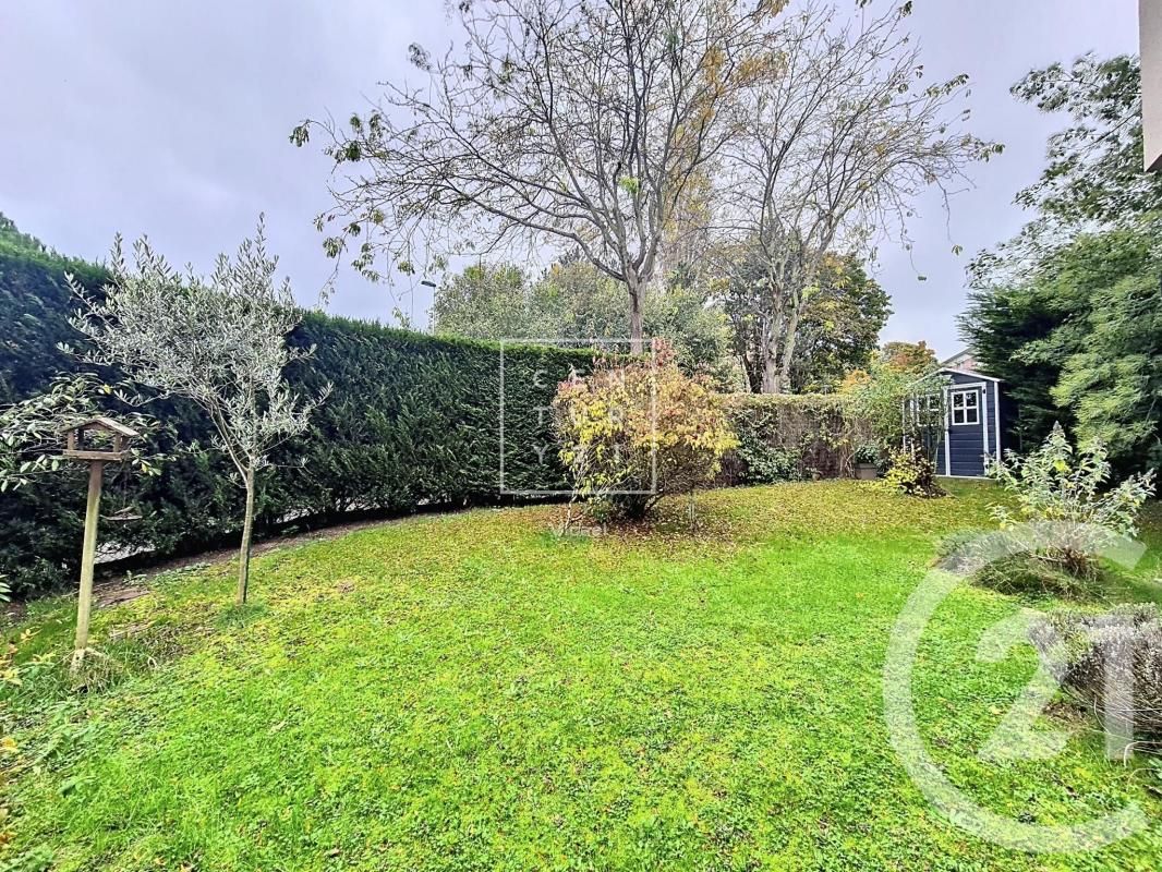 3 bedrooms House in Chatenay-Malabry, France No. 121473