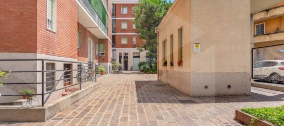 3 rooms Apartment in Milan, Italy No. 241884 11