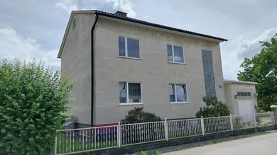 10-Zimmer Haus in St. Valentin, Austria, Nr. 146621