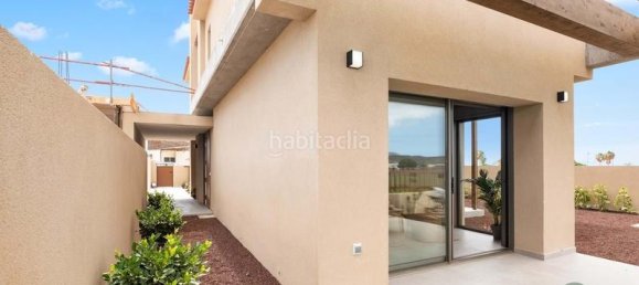 4 bedrooms Villa in San Miguel de Abona, Spain No. 27675 3