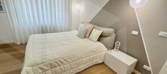 4 rooms Apartment in Bologna, Italy No. 20573 4