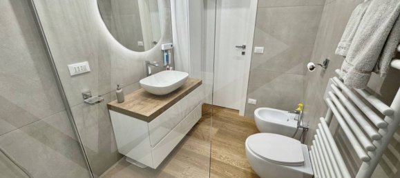 4 rooms Apartment in Bologna, Italy No. 20573 14