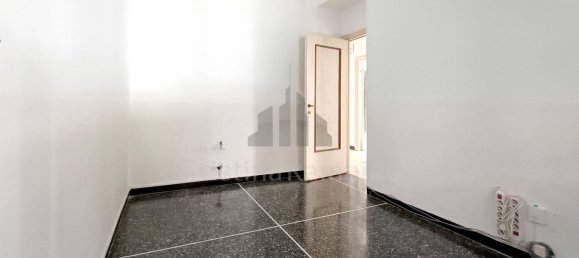 2 bedrooms Apartment in Genoa, Italy No. 36575 3