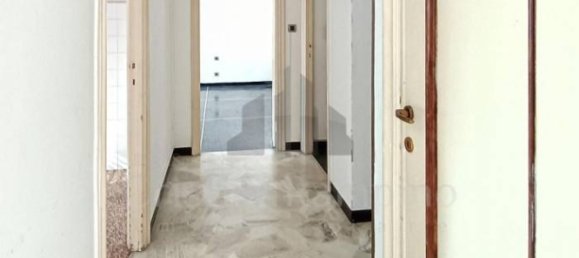 2 bedrooms Apartment in Genoa, Italy No. 36575 8