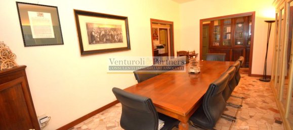 4 rooms Apartment in Brescia, Italy No. 87013 3