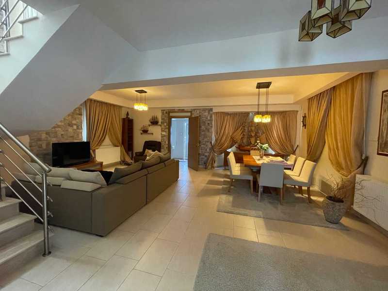 4 chambres Propriété commerciale à Pervolia, Cyprus No. 9103