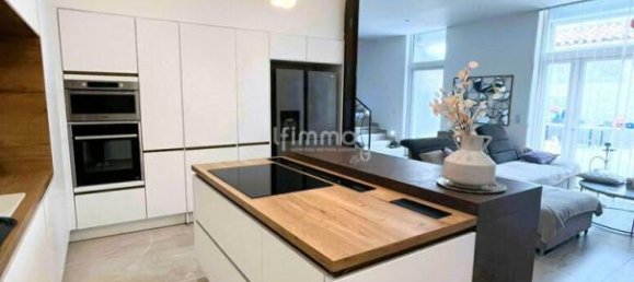 3 Schlafzimmer Haus in Marseille, France, Nr. 345970 3