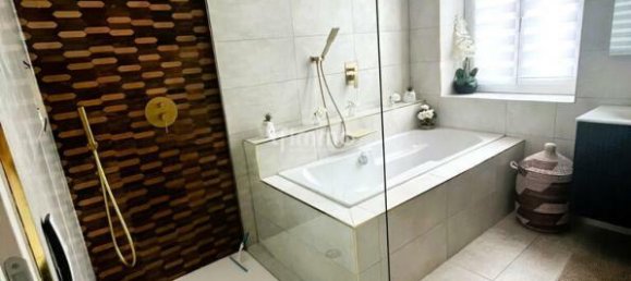 3 Schlafzimmer Haus in Marseille, France, Nr. 345970 7