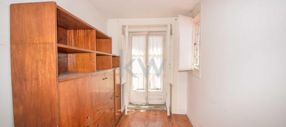 3 bedrooms Apartment in Lisbon, Portugal No. 80676 19