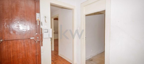 3 bedrooms Apartment in Lisbon, Portugal No. 80676 4