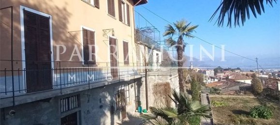 Casa de 9 habitaciónes en Albavilla, Italy No. 14018 3