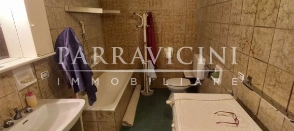 Casa de 9 habitaciónes en Albavilla, Italy No. 14018 38