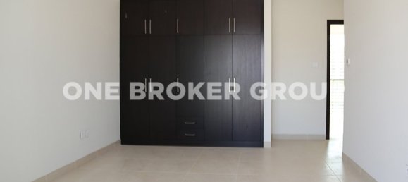 3 bedrooms Villa in Al Barsha, UAE No. 1145 10