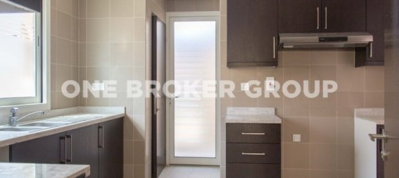 3 bedrooms Villa in Al Barsha, UAE No. 1145 4