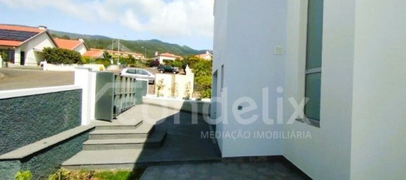 3 bedrooms House in Calheta, Portugal No. 128845 4