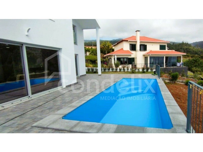 3 bedrooms House in Calheta, Portugal No. 128845