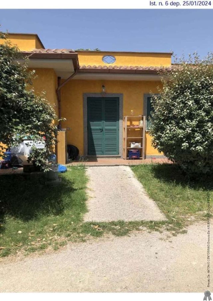 Propriété commerciale à Velletri, Italy 512m² No. 191613