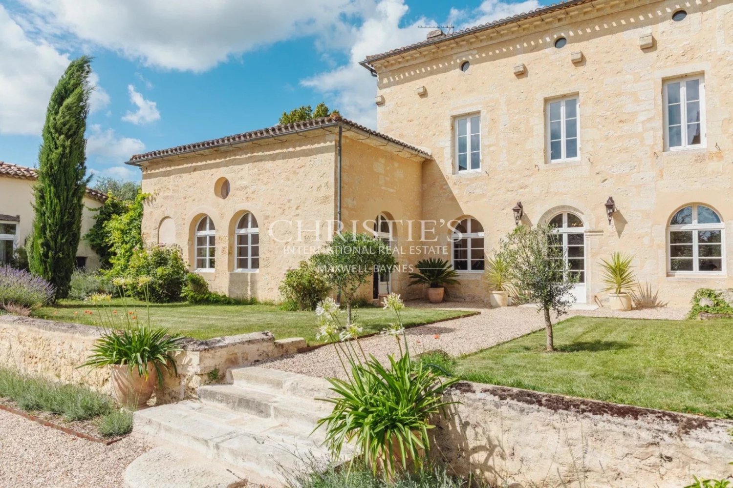 9 bedrooms Villa in Saint-Emilion, France No. 352874