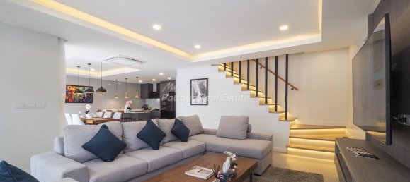 3 bedrooms Cafe / restaurant in Pattaya, Thailand No. 8211 13