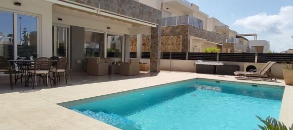 3 bedrooms Villa in Torrevieja, Spain No. 183513 2