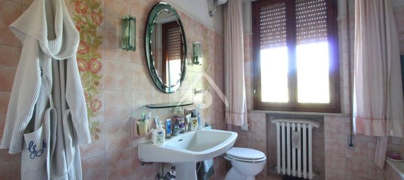 4 bedrooms Villa in Altopascio, Italy No. 362061 8