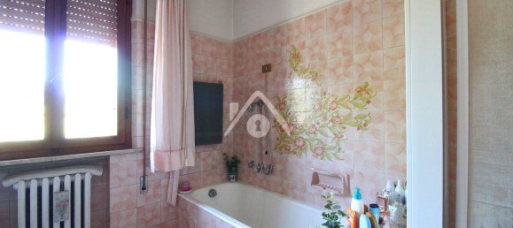 4 bedrooms Villa in Altopascio, Italy No. 362061 9