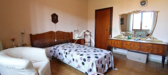 4 bedrooms Villa in Altopascio, Italy No. 362061 6
