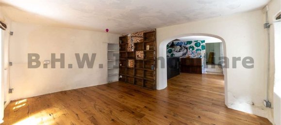 10 rooms House in Cittiglio, Italy No. 71096 8