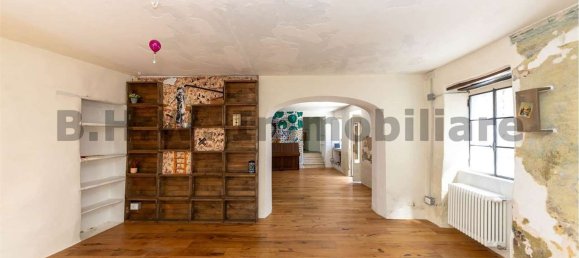 10 rooms House in Cittiglio, Italy No. 71096 3