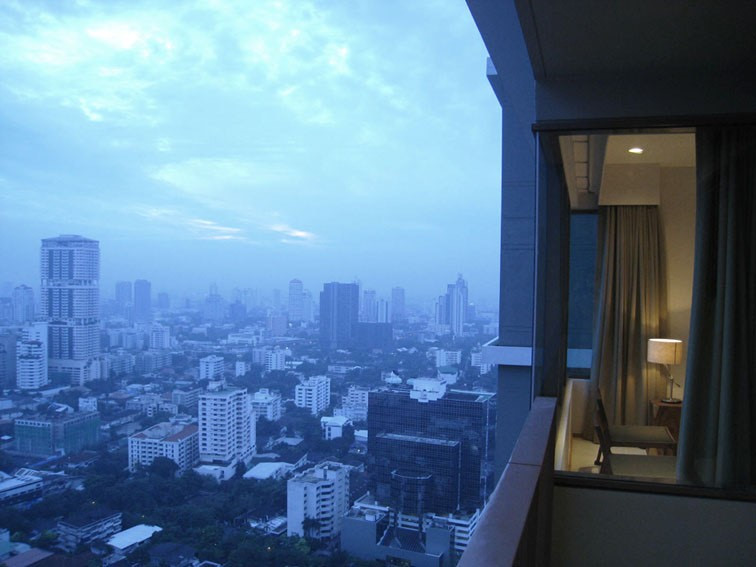 2 bedrooms Condo in Bangkok, Thailand No. 6497